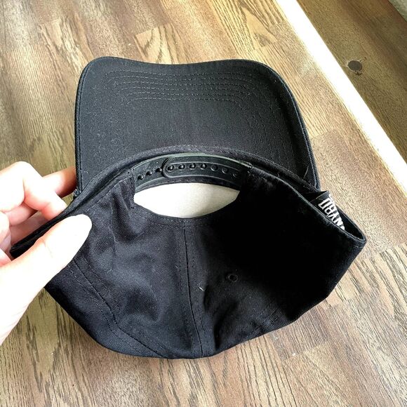 NWT Lynyrd Skynyrd Black Baseball Cap Snapback Hat Adjustable - Picture 3 of 4